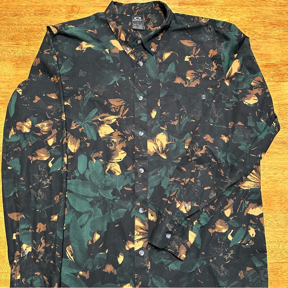 Oakley Long Sleeve Button-Up